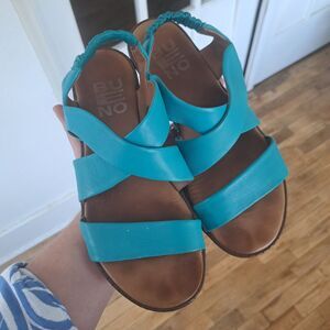 Bueno Suede Teal Blue Dawn Size 39/8 Summer Sandal Womens Shoe Stretch Slip On